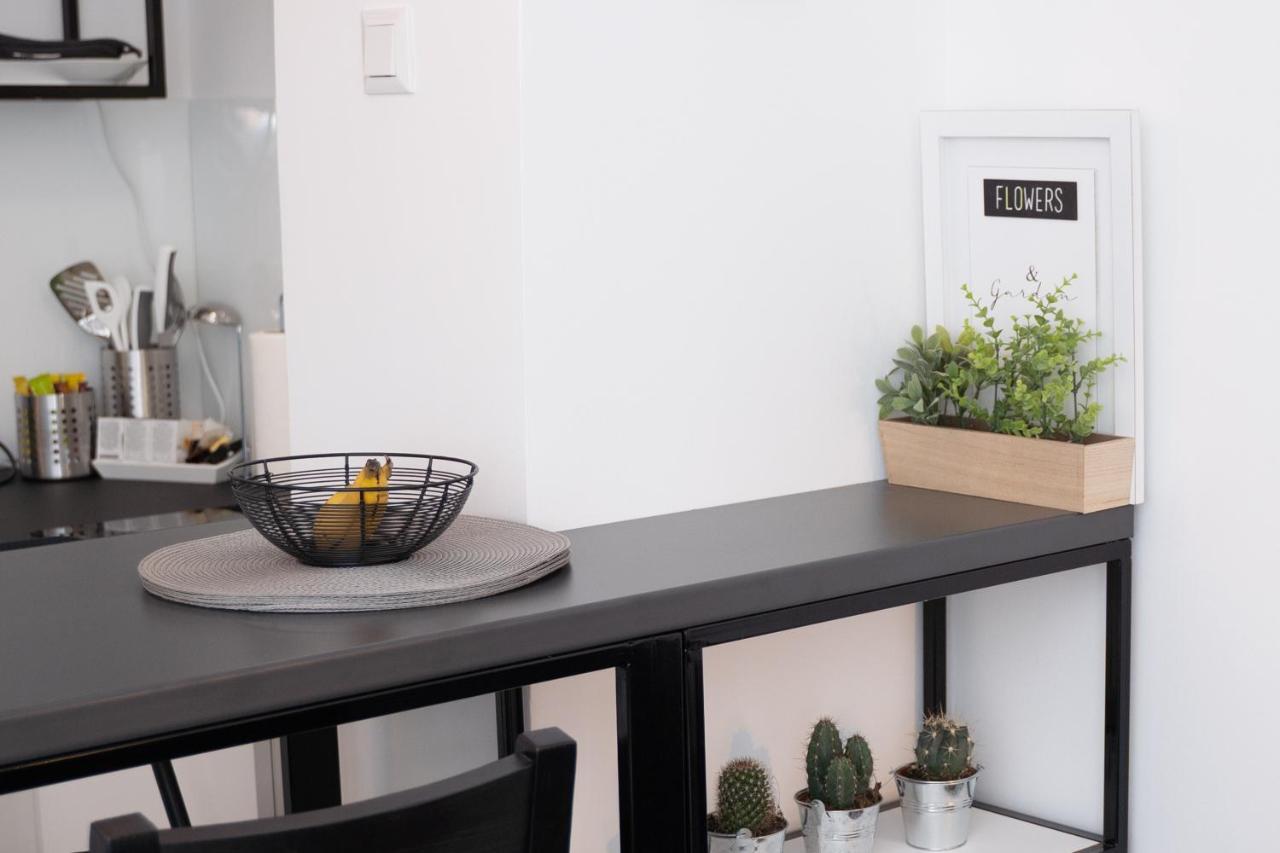 Ina Apartment