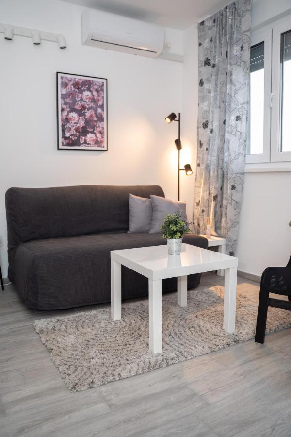 Ina Apartment *