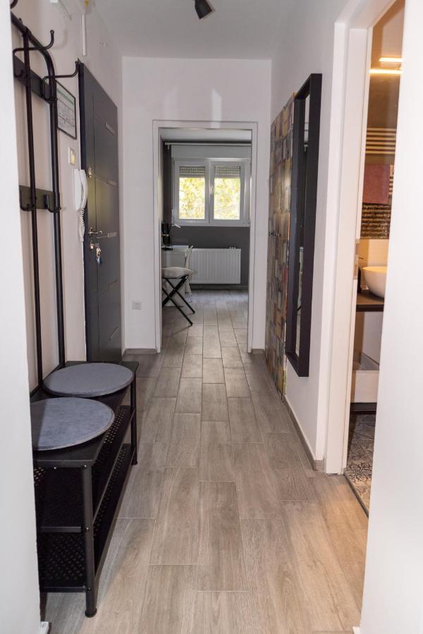 Ina Apartment